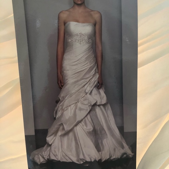 Brand new wedding gown never worn!! - Picture 3 of 3